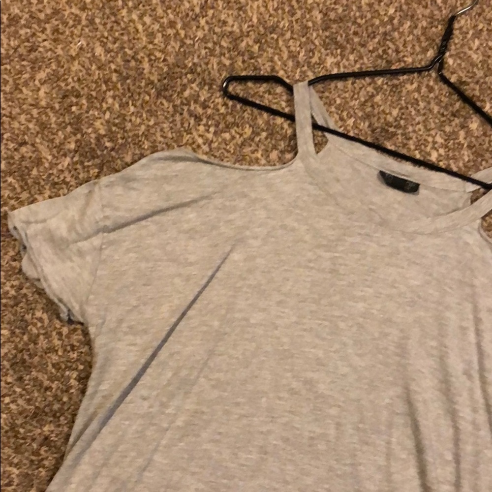 🔵Cold Shoulder Tee🔵 - Picture 2 of 3